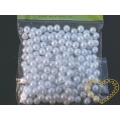 Bílé plastové perličky 8 mm - balení 45 g