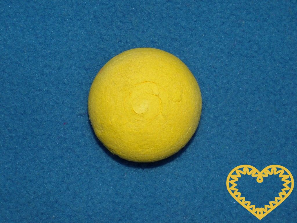Piškoty žluté z buničité vaty ø 2,5 cm - sada 50 kusů. Vhodné k přípravě dekorací, aranžování, tvoření.