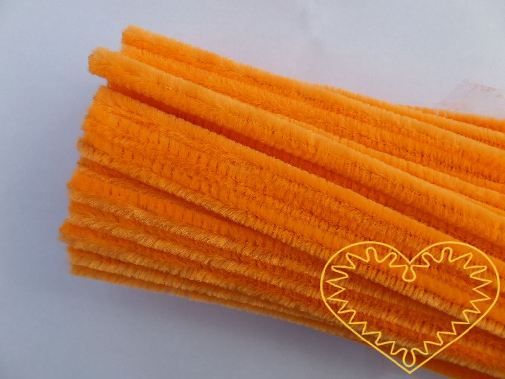 Modelovací chlupatý drátek oranžový - délka cca 30 cm. Drátěná tyčinka opletená vláknem se používá k výrobě různých hraček i ozdob. Lze ji všelijak tvarovat, kroutit, splétat, stříhat, kombinovat například s bambulkami, lepit. Drátek skvěle imituje t