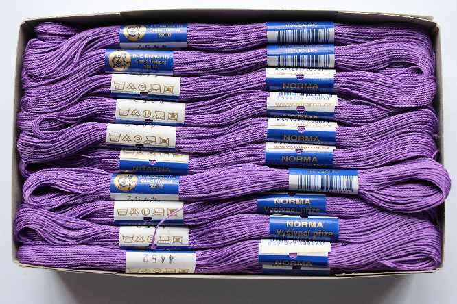 Vyšívací bavlnka fialová - bavlněná příze Norma stálobarevná - 1 ks o délce 15 m.