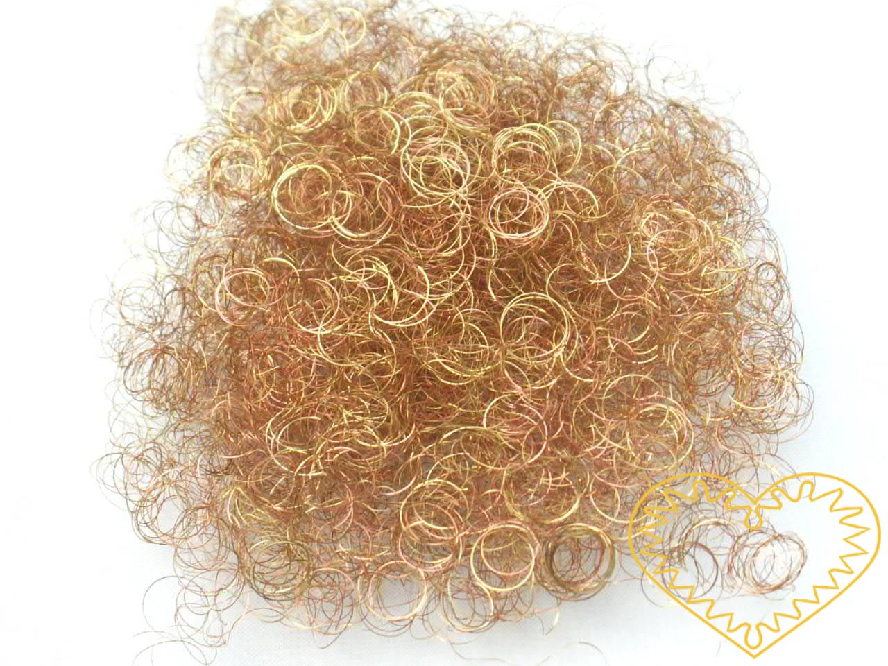 Andělské vlasy červená a zlatá - baroko 20 g. Mají široké využití - uplatní se při aranžování, tvorbě nejrůznějších dekorací, ale např. i jako vlásky na figurku či maňáska. Tím, že jsou tyto vlasy namíchány ze dvou barev, vzniká tak zajímavý barevný 