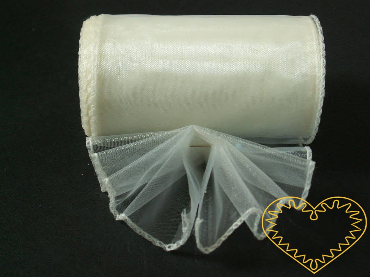 Smetanová organza šíře 10 cm a délky 9,14 m, z obou stran obroubená. Vhodná k dekorování, šití, aranžování, pro výzdobu slavnostní tabule, balení dárků, výrobu ozdob apod.