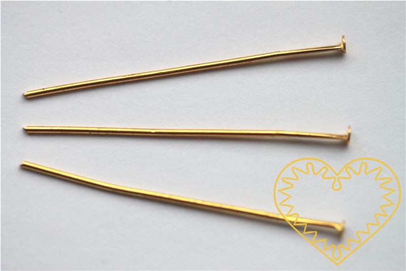 Zlatý ketlovací nýt 50 mm - 50 g (cca 250 ks). Ketlovací nýty se užívají při výrobě náuštnic, náramků i náhrdelníků.